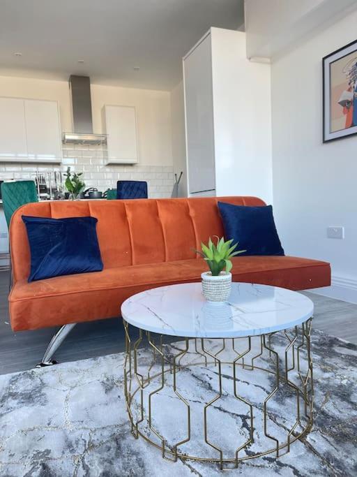 1 Bedroom Apartment - Flitwick - Contractor Friendly - Tourist Ready - Full Kitchen - Wifi - Smart Tv - Sofa Bed - Free Parking - Ideal For Short Or Long Stays Esterno foto
