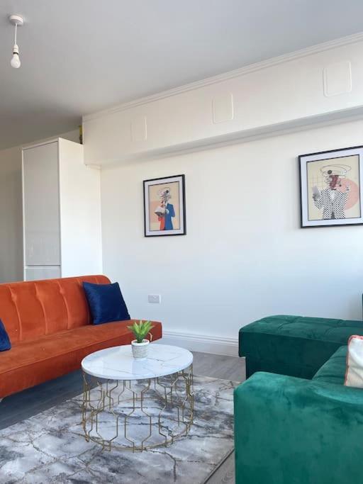 1 Bedroom Apartment - Flitwick - Contractor Friendly - Tourist Ready - Full Kitchen - Wifi - Smart Tv - Sofa Bed - Free Parking - Ideal For Short Or Long Stays Esterno foto