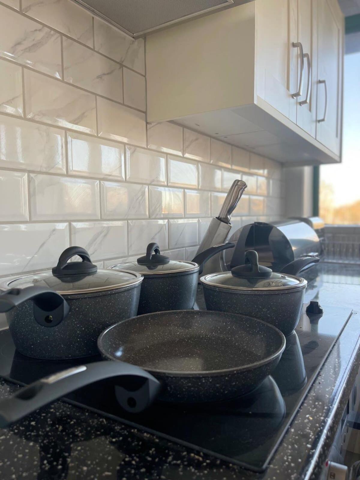 1 Bedroom Apartment - Flitwick - Contractor Friendly - Tourist Ready - Full Kitchen - Wifi - Smart Tv - Sofa Bed - Free Parking - Ideal For Short Or Long Stays Esterno foto